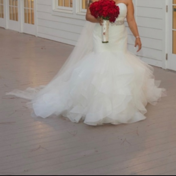 Wedding Dress for Sale. - Picture 2 of 8